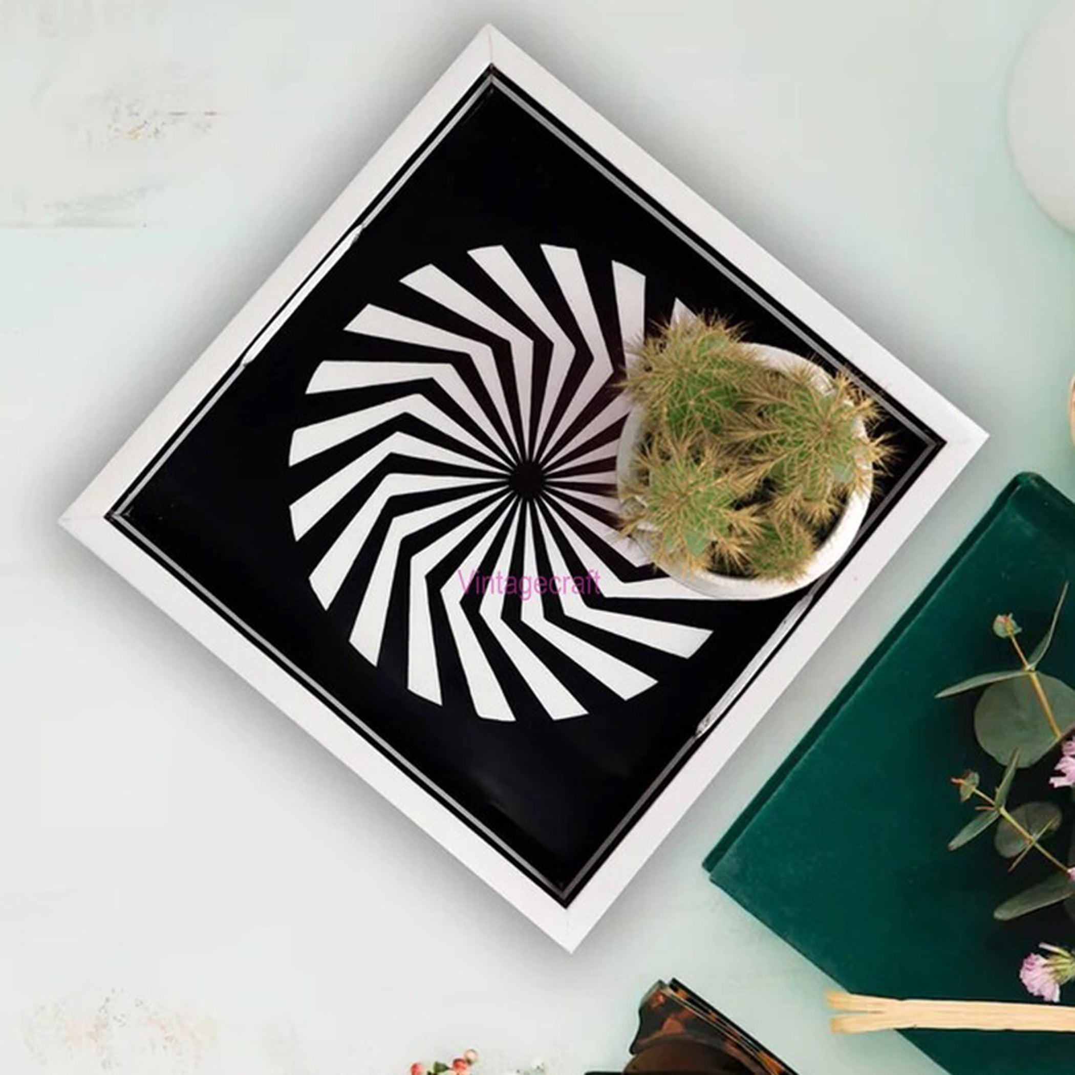 Close-up of Resin Inlay Detailing – Handmade Decorative Tray